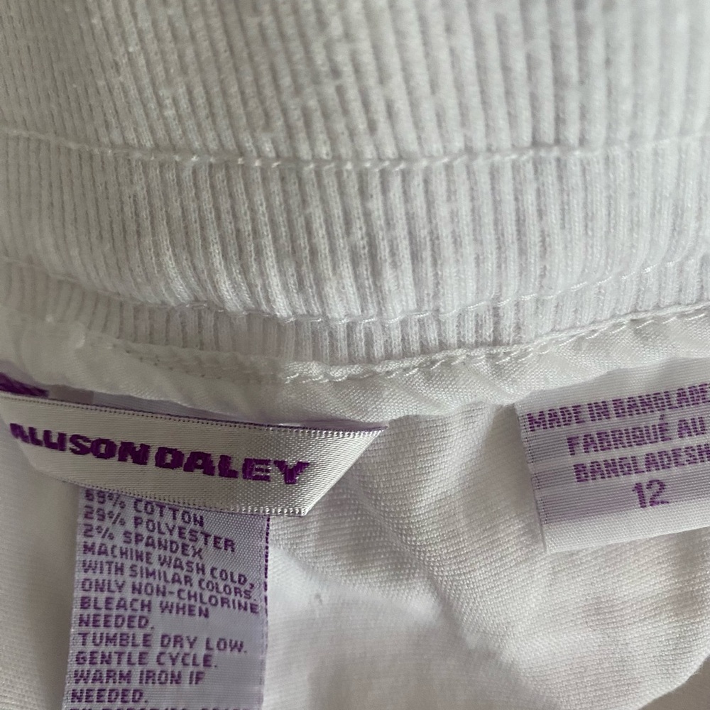 Allison Daley Capris - image 5